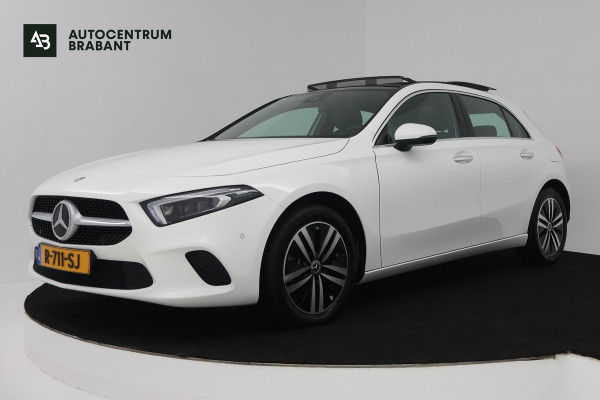 Mercedes-Benz A-Klasse 250 e Luxury Line (PANORAMADAK, TREKHAAK, CAMERA, SFEERVERLICHTING, STOELVERWARMING)