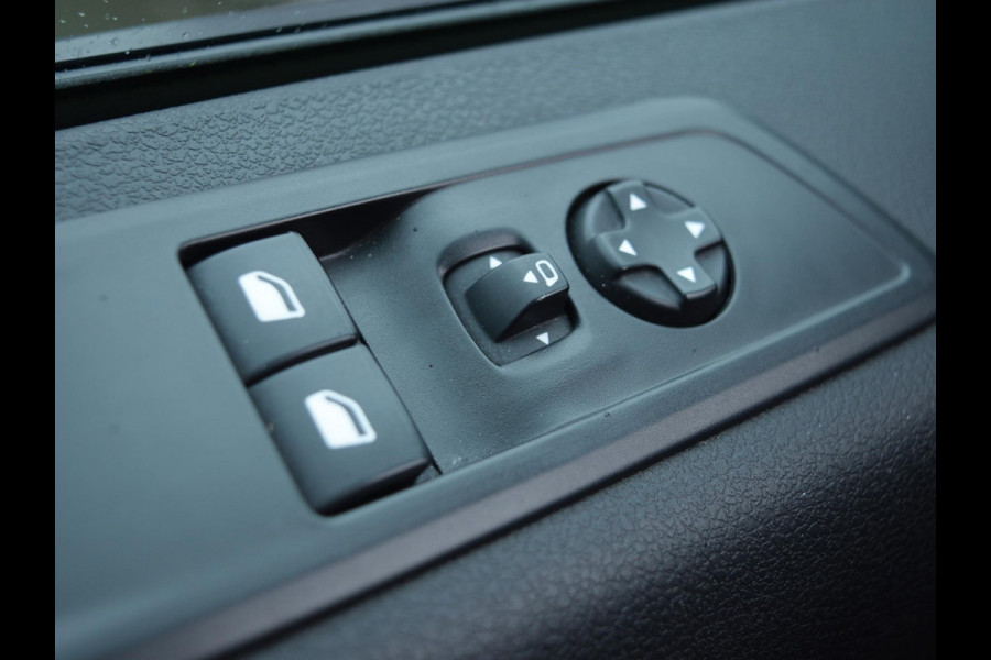 Opel Vivaro-e L3H1 Innovation DC 75 kWh 95.4% SOH | Camera | Betimmering | Navigatie | Stoelverwarming | LMV | SIDE BARS | 48.565 KM