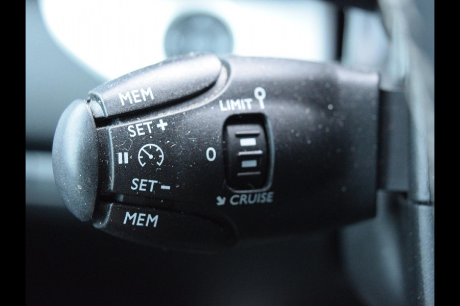 Opel Vivaro-e L3H1 Innovation DC 75 kWh 95.4% SOH | Camera | Betimmering | Navigatie | Stoelverwarming | LMV | SIDE BARS | 48.565 KM