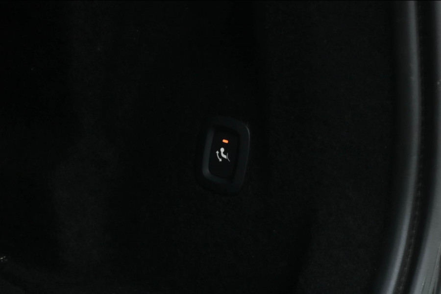 Volvo XC60 2.0 T8 AWD R-Design Long Range | Pano | Trekhaak | Facelift | Pine Grey | Harman Kardon | Memory | Elektrische stoelen