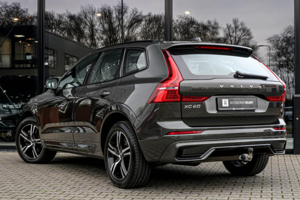 Volvo XC60 2.0 T8 AWD R-Design Long Range | Pano | Trekhaak | Facelift | Pine Grey | Harman Kardon | Memory | Elektrische stoelen