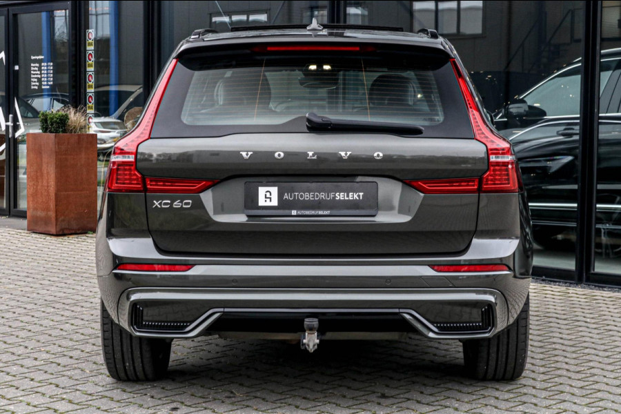 Volvo XC60 2.0 T8 AWD R-Design Long Range | Pano | Trekhaak | Facelift | Pine Grey | Harman Kardon | Memory | Elektrische stoelen