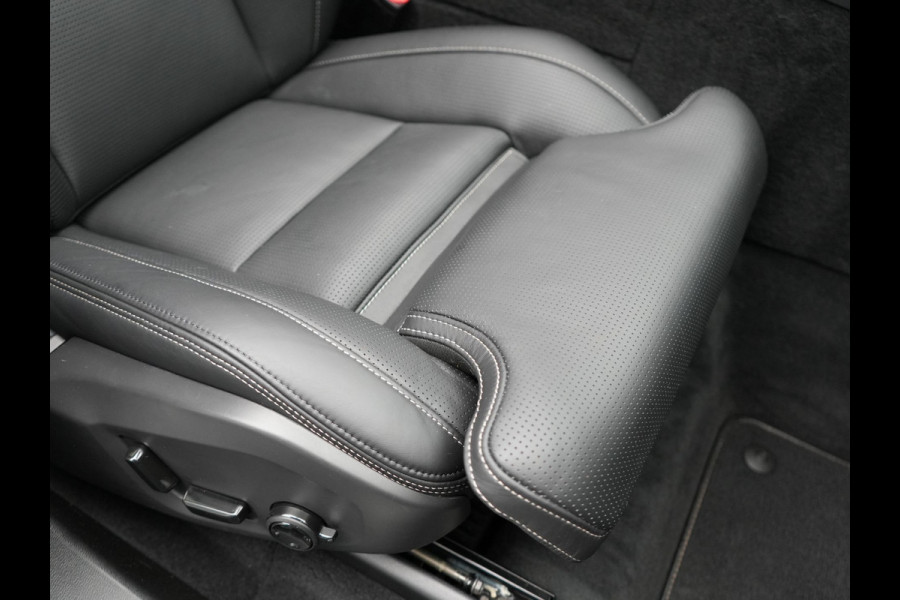 Volvo XC60 T6 Plug in Hybrid LONG RANGE AWD R-Design 350pk Dealer O.H. PHEV | Panodak | 360 Camera | Luxe Lederen Sportstoelen Memory & Ventilatie | 21" L.M | Google Maps | Keyless | Verwarmde Stoelen & Stuur | Virtual |  DAB |