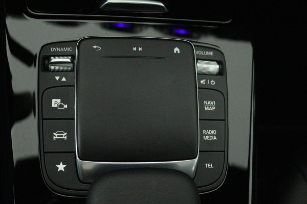 Mercedes-Benz A-Klasse 250 e Luxury Line (PANORAMADAK, TREKHAAK, CAMERA, SFEERVERLICHTING, STOELVERWARMING)