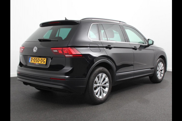 Volkswagen Tiguan 1.5 TSI Comfortline Team DSG Navigatie Camera Lane Assist Virtual Cockpit Winterpakket Adaptive Cruise control LMV Velgen