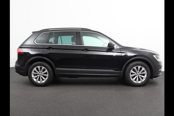 Volkswagen Tiguan 1.5 TSI Comfortline Team DSG Navigatie Camera Lane Assist Virtual Cockpit Winterpakket Adaptive Cruise control LMV Velgen