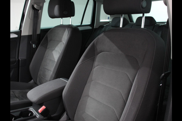 Volkswagen Tiguan 1.5 TSI Comfortline Team DSG Navigatie Camera Lane Assist Virtual Cockpit Winterpakket Adaptive Cruise control LMV Velgen