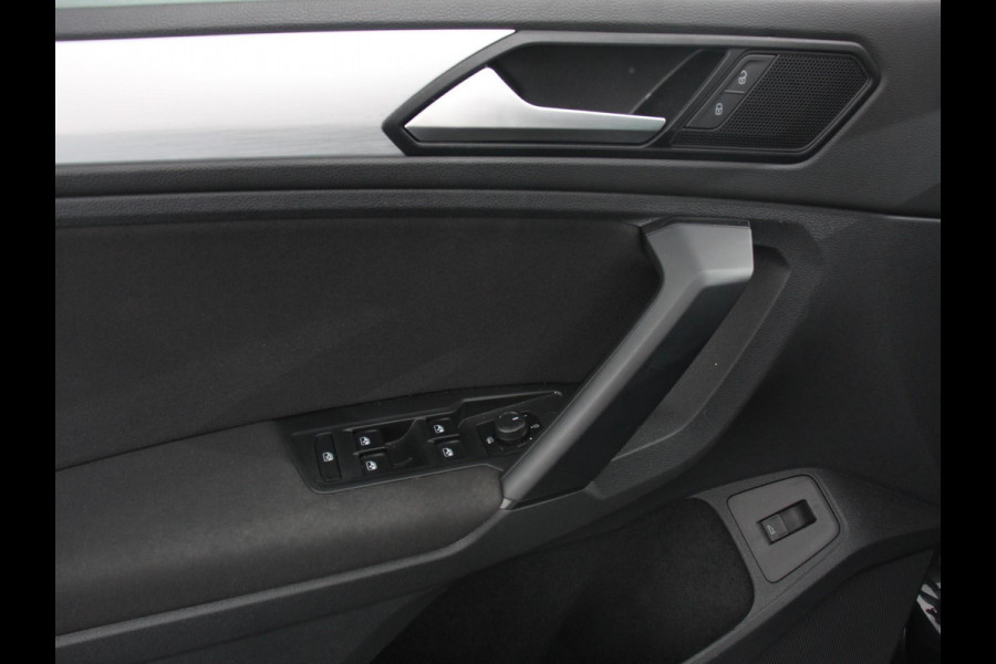 Volkswagen Tiguan 1.5 TSI Comfortline Team DSG Navigatie Camera Lane Assist Virtual Cockpit Winterpakket Adaptive Cruise control LMV Velgen