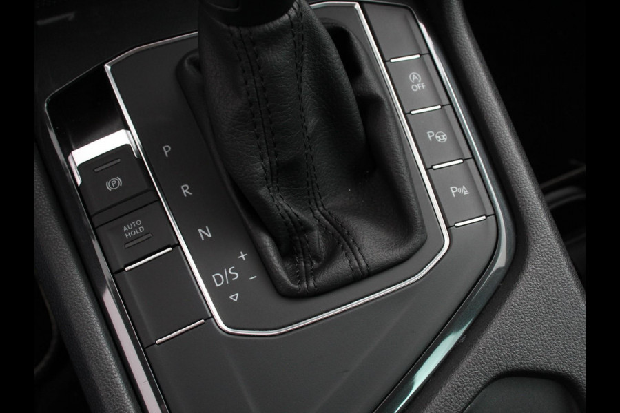 Volkswagen Tiguan 1.5 TSI Comfortline Team DSG Navigatie Camera Lane Assist Virtual Cockpit Winterpakket Adaptive Cruise control LMV Velgen