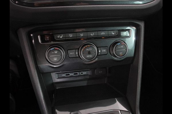 Volkswagen Tiguan 1.5 TSI Comfortline Team DSG Navigatie Camera Lane Assist Virtual Cockpit Winterpakket Adaptive Cruise control LMV Velgen