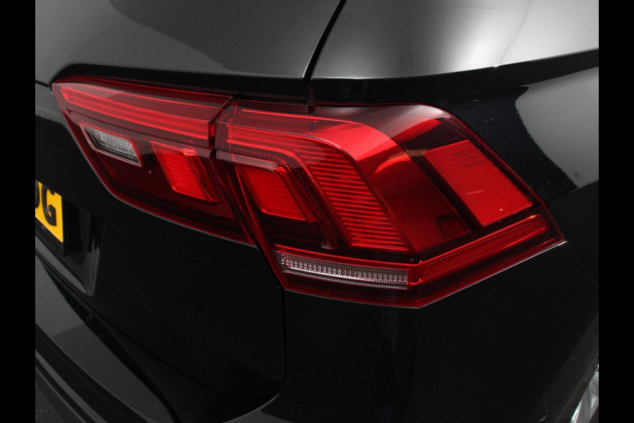 Volkswagen Tiguan 1.5 TSI Comfortline Team DSG Navigatie Camera Lane Assist Virtual Cockpit Winterpakket Adaptive Cruise control LMV Velgen