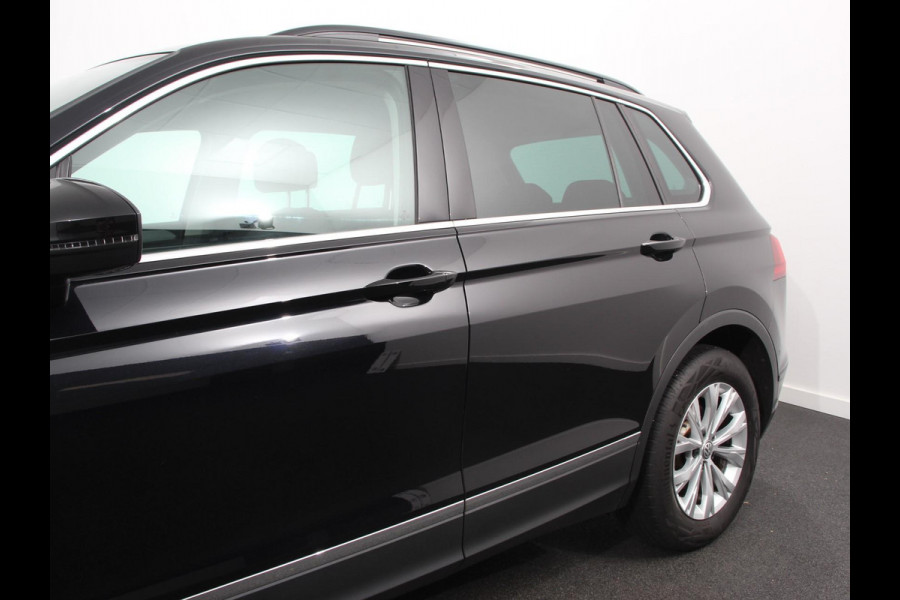 Volkswagen Tiguan 1.5 TSI Comfortline Team DSG Navigatie Camera Lane Assist Virtual Cockpit Winterpakket Adaptive Cruise control LMV Velgen