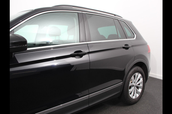 Volkswagen Tiguan 1.5 TSI Comfortline Team DSG Navigatie Camera Lane Assist Virtual Cockpit Winterpakket Adaptive Cruise control LMV Velgen