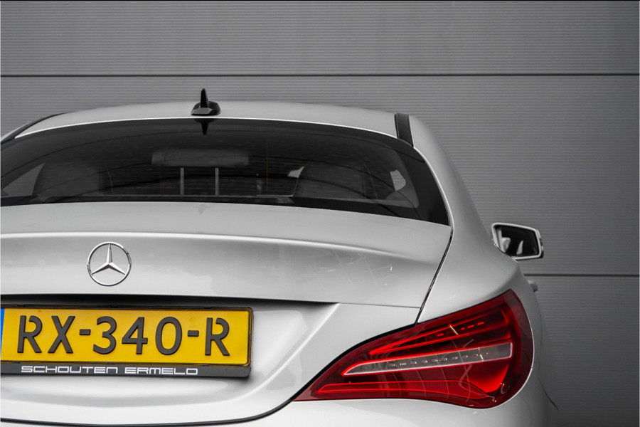 Mercedes-Benz CLA-Klasse 180 AMG-Line Camera LED 18"