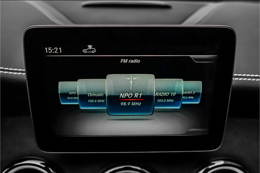 Mercedes-Benz CLA-Klasse 180 AMG-Line Camera LED 18"