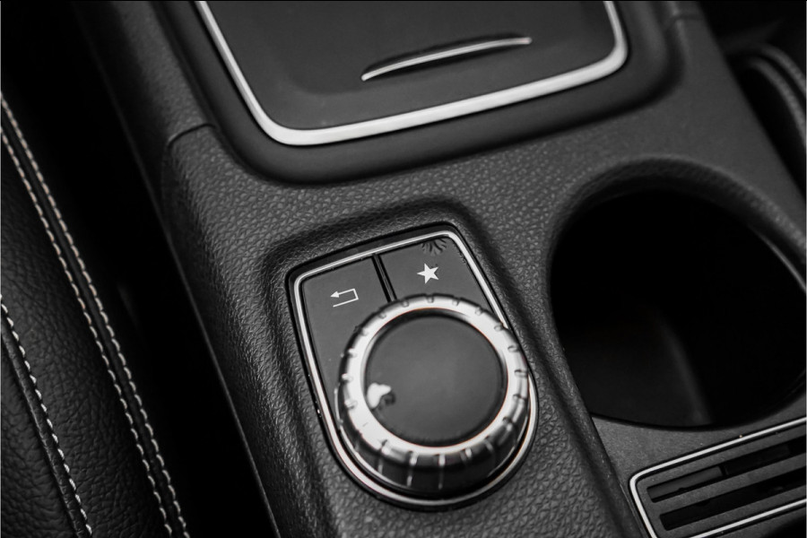 Mercedes-Benz CLA-Klasse 180 AMG-Line Camera LED 18"