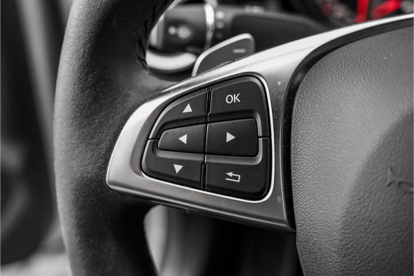 Mercedes-Benz CLA-Klasse 180 AMG-Line Camera LED 18"