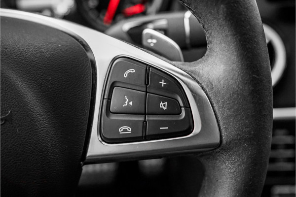 Mercedes-Benz CLA-Klasse 180 AMG-Line Camera LED 18"