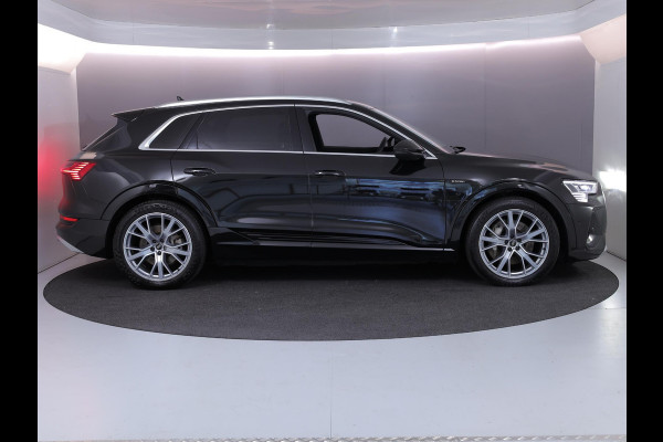 Audi e-tron 55 quattro S edition 95 kWh 408pk | Navigatie | Elektrisch verstelbare voorstoelen | Luchtvering | Parkeercamera | Matrix koplampen