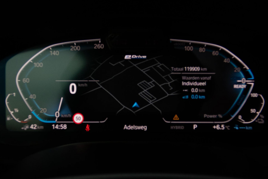 BMW 5 Serie Touring 530e Business Edition Plus | M-PAKKET | ADAPTIEVE CRUISE CONTROL | HEAD UP | PANORAMADAK | 360° CAMERA