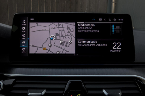 BMW 5 Serie Touring 530e Business Edition Plus | M-PAKKET | ADAPTIEVE CRUISE CONTROL | HEAD UP | PANORAMADAK | 360° CAMERA