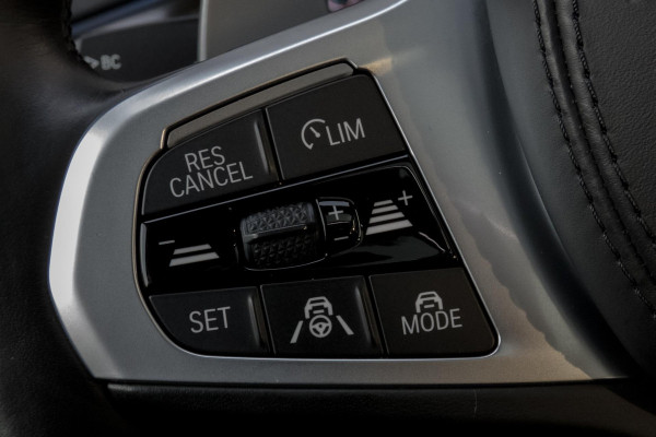 BMW 5 Serie Touring 530e Business Edition Plus | M-PAKKET | ADAPTIEVE CRUISE CONTROL | HEAD UP | PANORAMADAK | 360° CAMERA