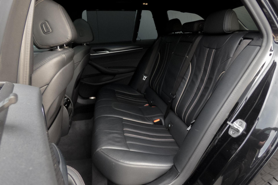 BMW 5 Serie Touring 530e Business Edition Plus | M-PAKKET | ADAPTIEVE CRUISE CONTROL | HEAD UP | PANORAMADAK | 360° CAMERA