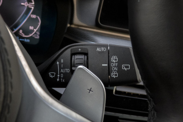 BMW 5 Serie Touring 530e Business Edition Plus | M-PAKKET | ADAPTIEVE CRUISE CONTROL | HEAD UP | PANORAMADAK | 360° CAMERA