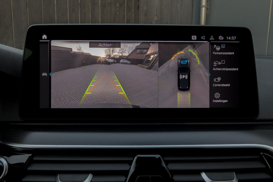 BMW 5 Serie Touring 530e Business Edition Plus | M-PAKKET | ADAPTIEVE CRUISE CONTROL | HEAD UP | PANORAMADAK | 360° CAMERA