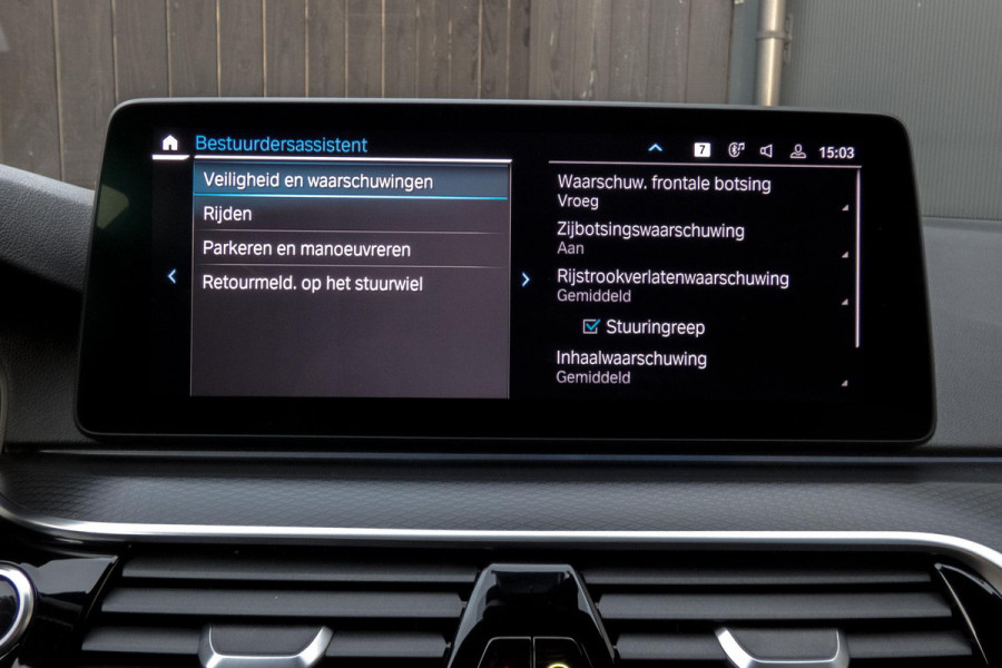 BMW 5 Serie Touring 530e Business Edition Plus | M-PAKKET | ADAPTIEVE CRUISE CONTROL | HEAD UP | PANORAMADAK | 360° CAMERA