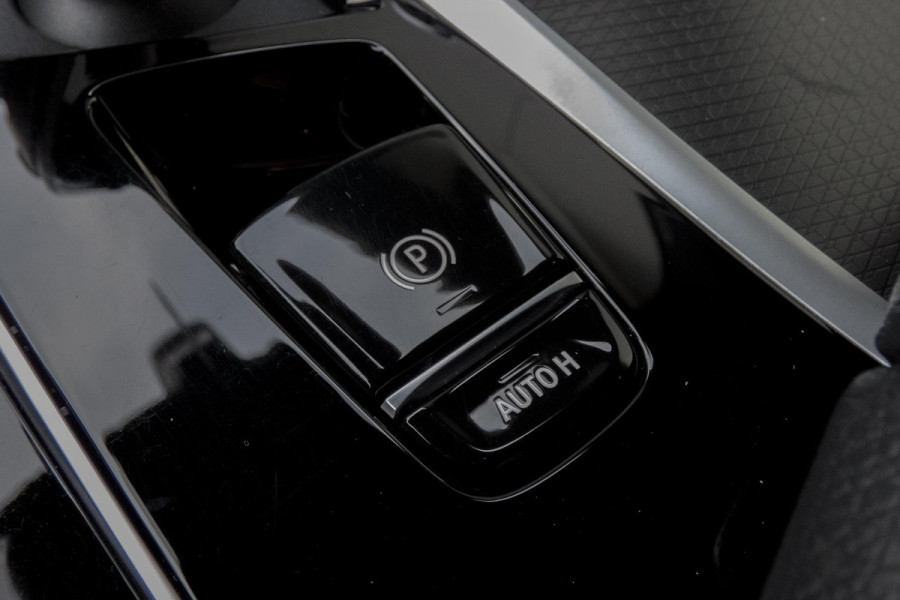 BMW 5 Serie Touring 530e Business Edition Plus | M-PAKKET | ADAPTIEVE CRUISE CONTROL | HEAD UP | PANORAMADAK | 360° CAMERA