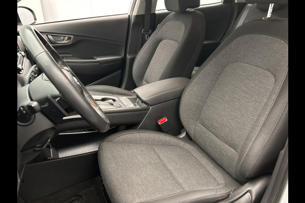 Hyundai Kona EV Comfort 39 kWh * 1e Eigenaar * Carplay Adaptive-cruise Navigatie Camera