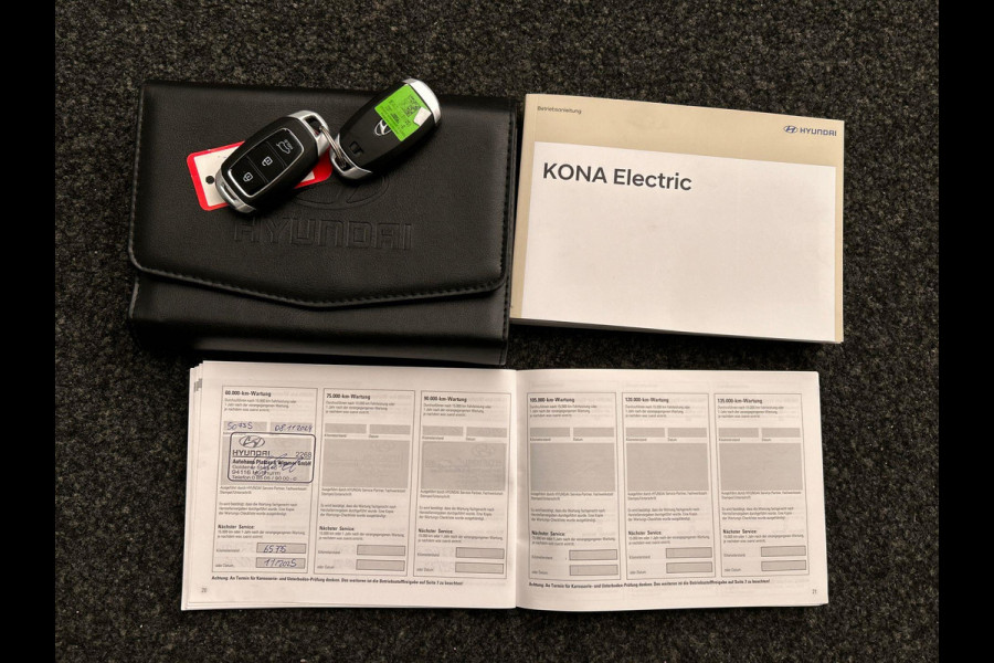 Hyundai Kona EV Comfort 39 kWh * 1e Eigenaar * Carplay Adaptive-cruise Navigatie Camera