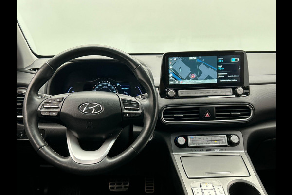 Hyundai Kona EV Comfort 39 kWh * 1e Eigenaar * Carplay Adaptive-cruise Navigatie Camera