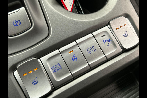 Hyundai Kona EV Comfort 39 kWh * 1e Eigenaar * Carplay Adaptive-cruise Navigatie Camera
