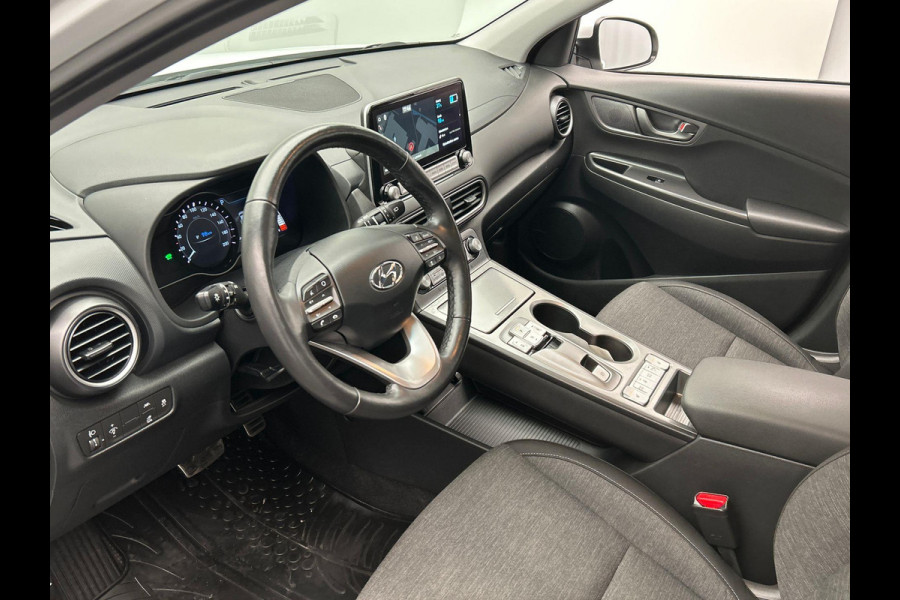 Hyundai Kona EV Comfort 39 kWh * 1e Eigenaar * Carplay Adaptive-cruise Navigatie Camera