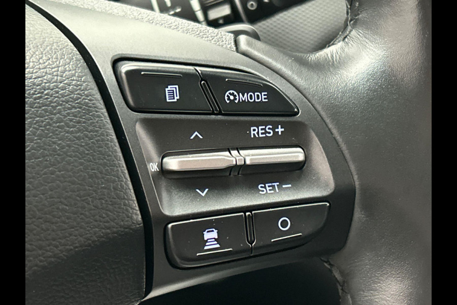 Hyundai Kona EV Comfort 39 kWh * 1e Eigenaar * Carplay Adaptive-cruise Navigatie Camera