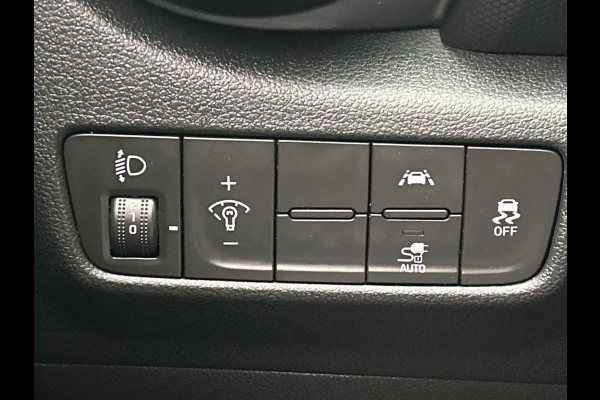 Hyundai Kona EV Comfort 39 kWh * 1e Eigenaar * Carplay Adaptive-cruise Navigatie Camera