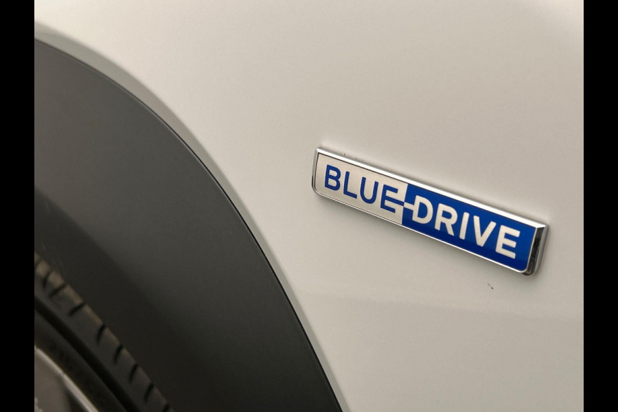 Hyundai Kona EV Comfort 39 kWh * 1e Eigenaar * Carplay Adaptive-cruise Navigatie Camera