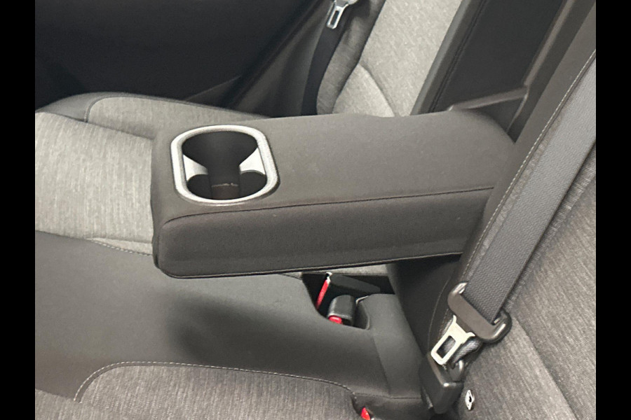 Hyundai Kona EV Comfort 39 kWh * 1e Eigenaar * Carplay Adaptive-cruise Navigatie Camera