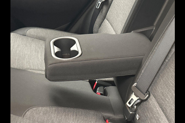 Hyundai Kona EV Comfort 39 kWh * 1e Eigenaar * Carplay Adaptive-cruise Navigatie Camera