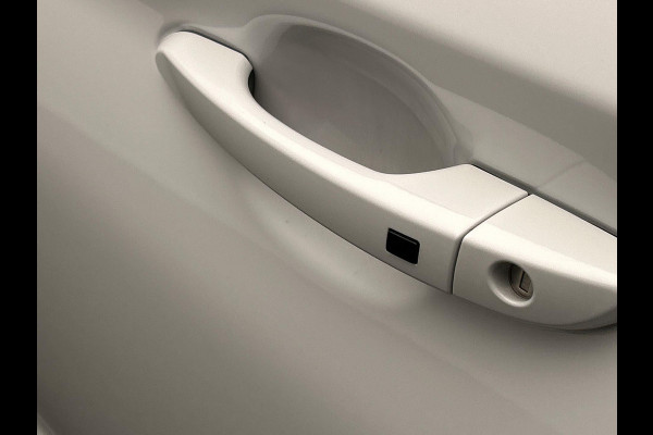 Hyundai Kona EV Comfort 39 kWh * 1e Eigenaar * Carplay Adaptive-cruise Navigatie Camera