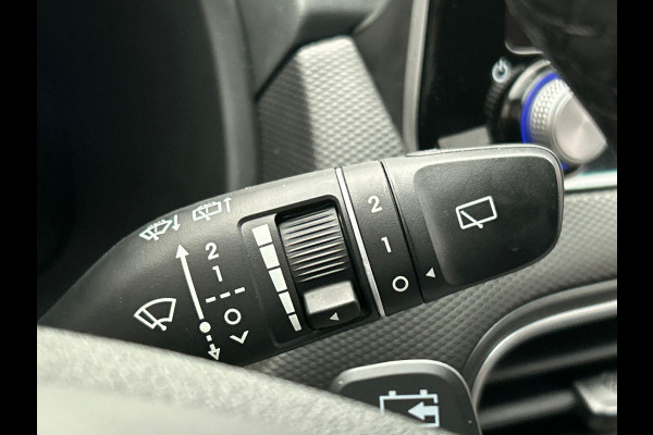 Hyundai Kona EV Comfort 39 kWh * 1e Eigenaar * Carplay Adaptive-cruise Navigatie Camera