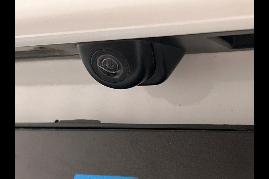 Hyundai Kona EV Comfort 39 kWh * 1e Eigenaar * Carplay Adaptive-cruise Navigatie Camera