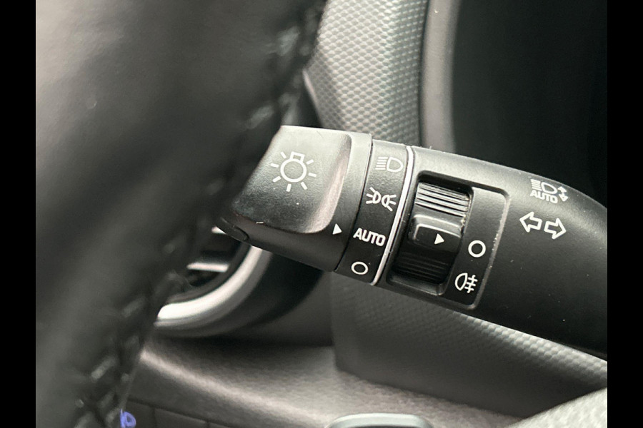 Hyundai Kona EV Comfort 39 kWh * 1e Eigenaar * Carplay Adaptive-cruise Navigatie Camera