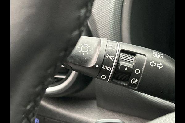 Hyundai Kona EV Comfort 39 kWh * 1e Eigenaar * Carplay Adaptive-cruise Navigatie Camera