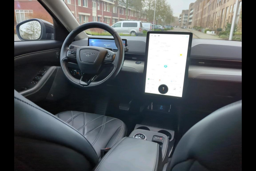 Ford Mustang Mach-E RWD 75 kWh NL-AUTO | 75 KWH | LEDER