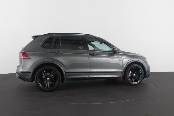 Volkswagen Tiguan 1.5 TSI ACT R-Line Black Style 360° camera / Black Style pakket / Trekhaak wegklapbaar / all season banden