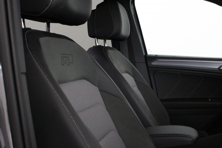 Volkswagen Tiguan 1.5 TSI ACT R-Line Black Style 360° camera / Black Style pakket / Trekhaak wegklapbaar / all season banden