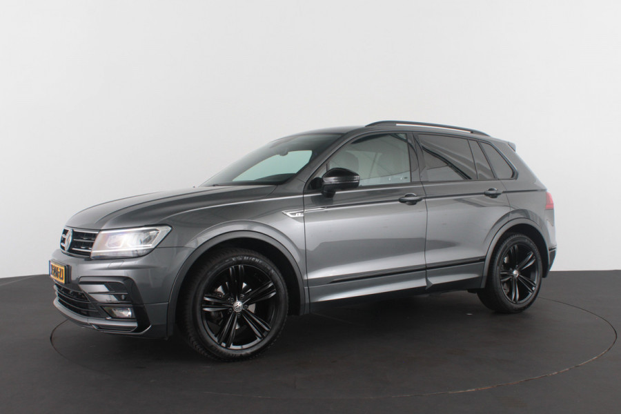 Volkswagen Tiguan 1.5 TSI ACT R-Line Black Style 360° camera / Black Style pakket / Trekhaak wegklapbaar / all season banden